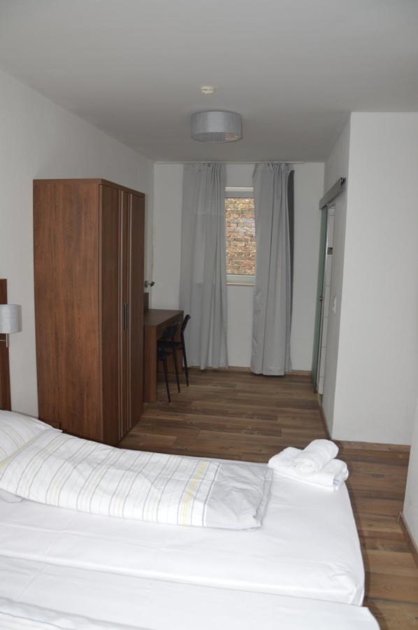 Hotel Colonia Luaran gambar
